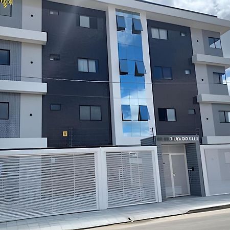 Para 10 Pessoas, 03 Quartos Ar Condicionado E Ventilador, Garagem, Atras Do Hospital Da Unimed Петролина Екстериор снимка